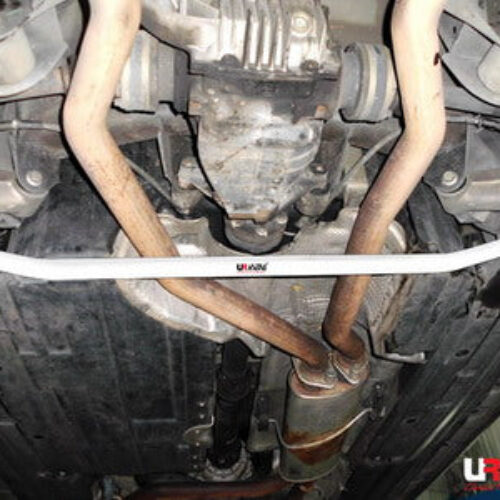 BMW E53 X5 4.4 99-06 Ultra Racing 2-Point Rear Lower Bar – UR-RL2-1703