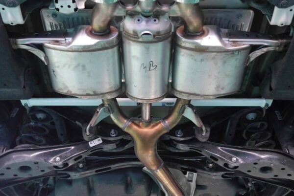 Honda Civic Type-R FK8 17+ Ultra Racing 2-Point Rear Lower Bar - UR-RL2-3935