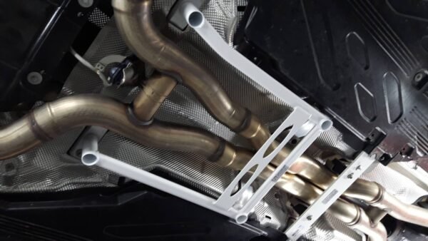 Mercedes C63 S205 02-11 V6 Ultra Racing 4-Point Mid Lower Bar - URTW-ML4-3882