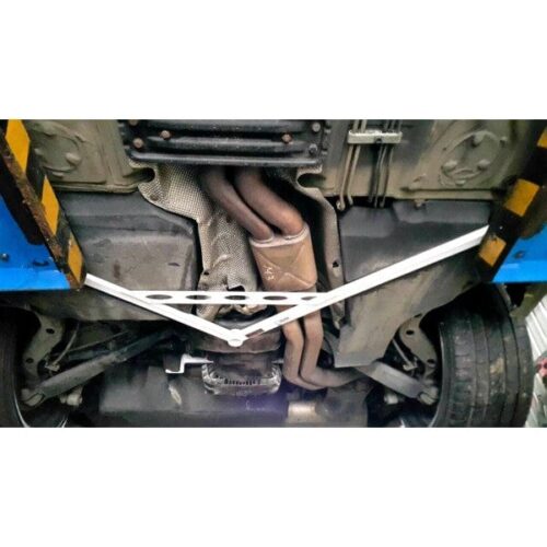 BMW 3-Series E46 M3 3.2 01-06 Ultra Racing 3-Point Rear Lower Brace – URTW-RL3-2886