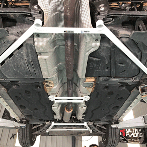 BMW 2 F45 216i 1.5T 2WD 16+ Ultra Racing 3-Point Rear Lower Bar – URTW-RL3-3859