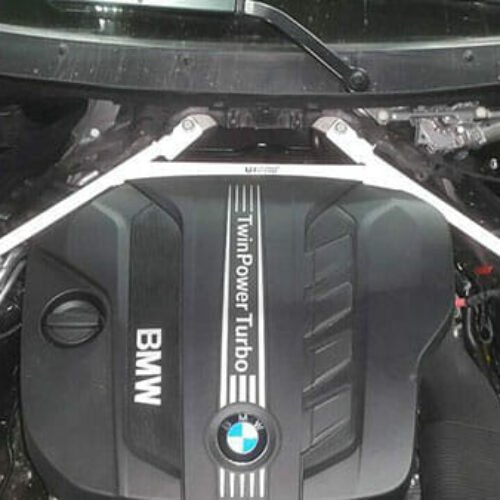 BMW X5 F15/F16 13-19 Ultra Racing 4-Point Front Upper Strutbar – URTW-TW4-3408