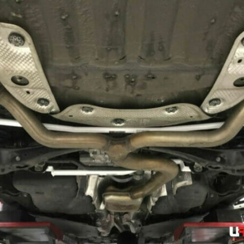Skoda Superb B8/3V 2.0T Estate 15+ Ultra Racing 2-Point Rear Lower Bar – URTW-RL2-3856