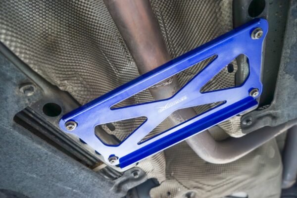 Middle Lower Brace Volvo V40 - Image 8