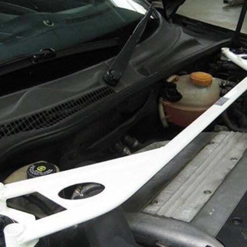 Saab 93 02-12 2.0T Ultra Racing 2-Point Front Upper Strutbar – UR-TW2-1505