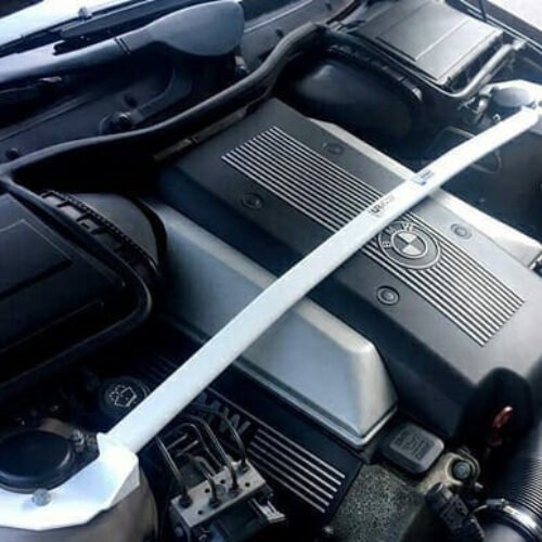 BMW 5-Series E39 M5 Ultra Racing 2-Point Front Upper Strutbar – URKR-TW2-3061